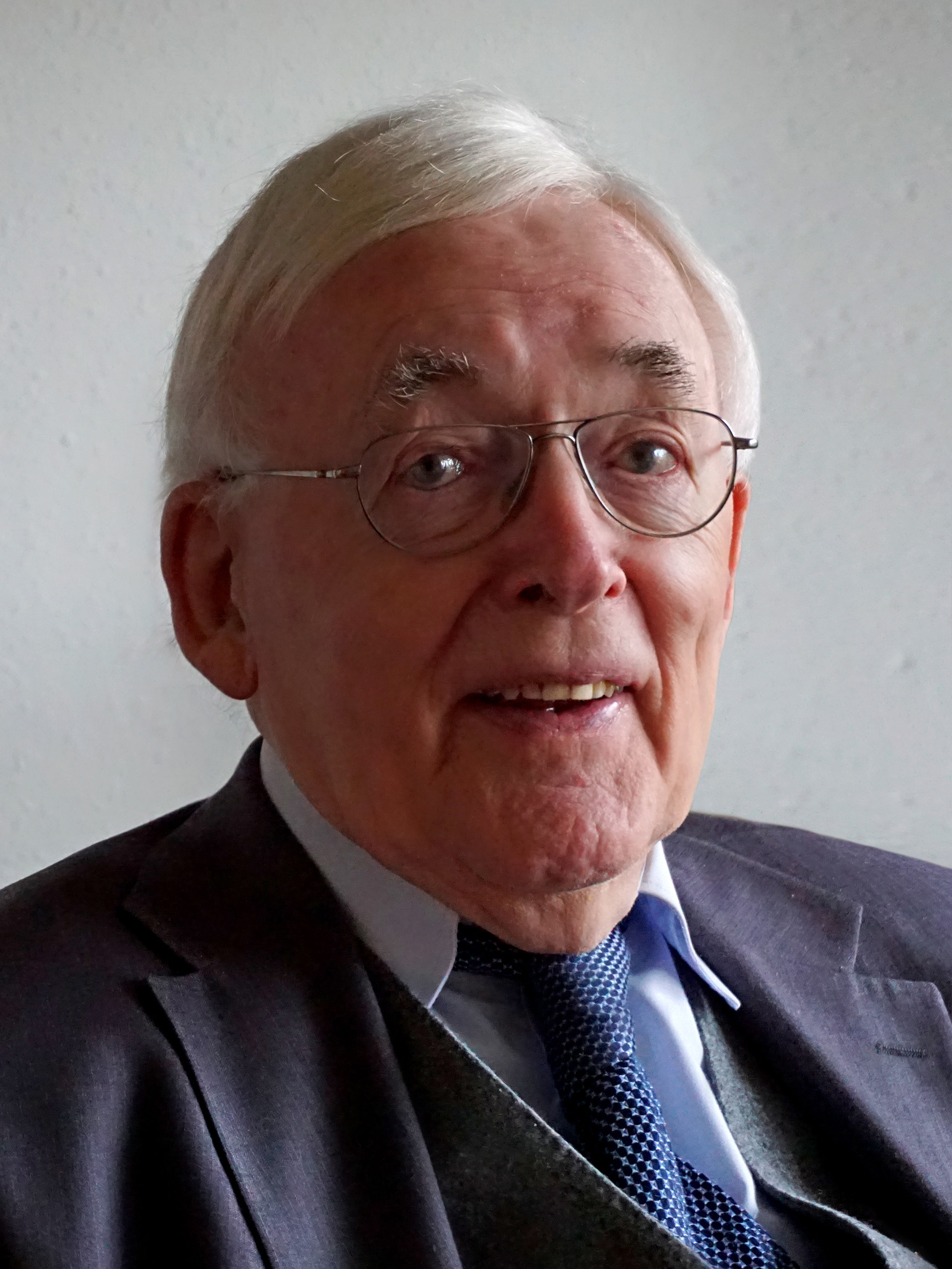 In memoriam: Prof. dr. Joh. de Vries (1927-2021)