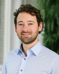 Successful PhD Defence Posthumus alumnus Alexander van der Meer